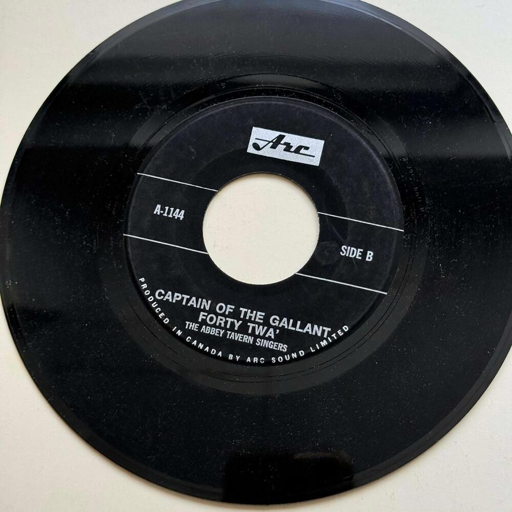 The Abbey Tavern Singers - Captain of the Gallant Forty Twa' 45rpm VG+ R23